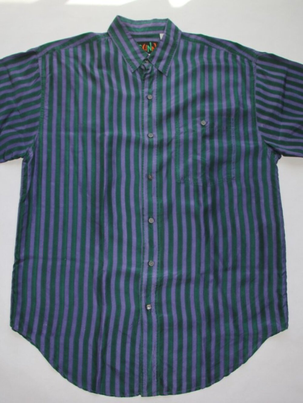 VINTAGE (Ca early 1990s) GUNN BRAND 100% Silk SS Party Shirt Violet & Green